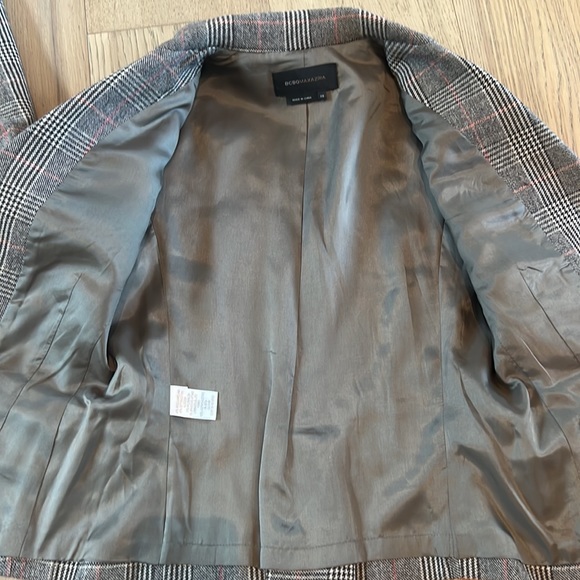 BCBG Maxazria plaid wool blazer. Riding style. Fully lined. Size XS - Picture 3 of 6